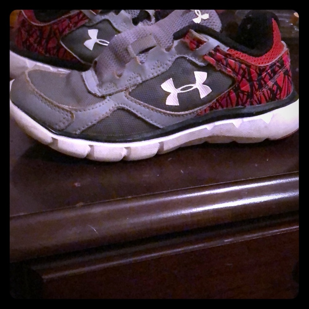 Toddler boy US size 12 under armour sneakers